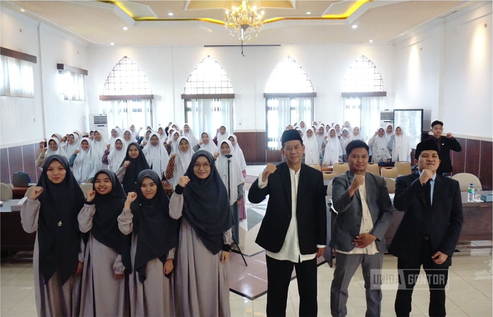 Seminar Pemikiran dan Peradaban Islam PKU UNIDA Gontor Angkatan XIX di Aula Pascasarjana Lantai 3.