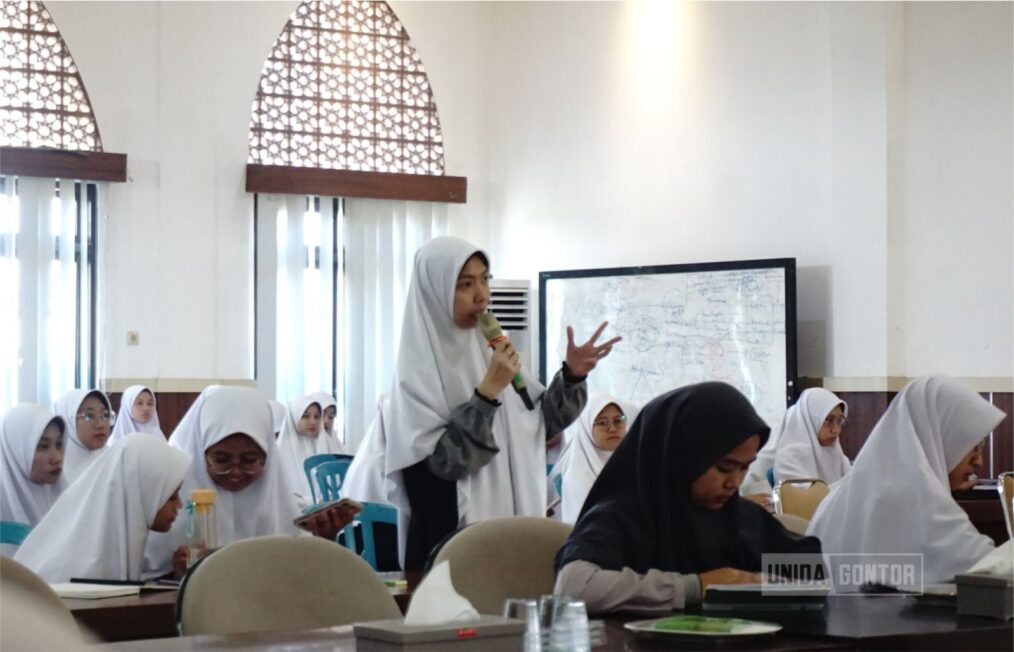 Seminar Pemikiran dan Peradaban Islam PKU UNIDA Gontor Angkatan XIX di Aula Pascasarjana Lantai 3.