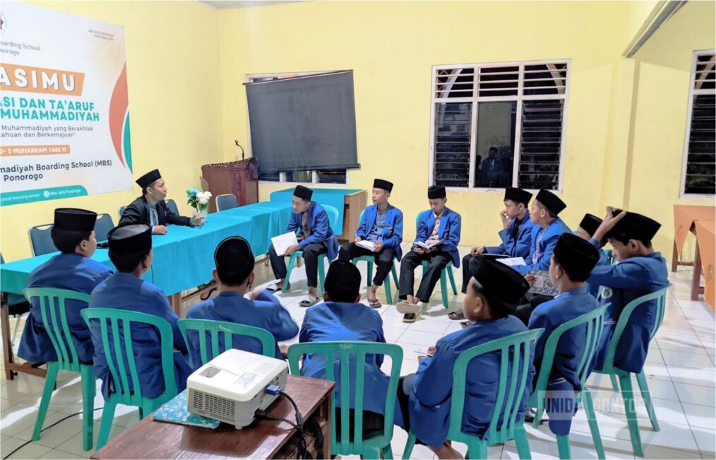 Tim Pascasarjana UNIDA Gontor mengajar fiqih dan bahasa di MBS Ponorogo