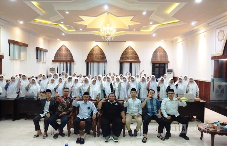 Seminar Nasional Literasi UNIDA Gontor Kampus C