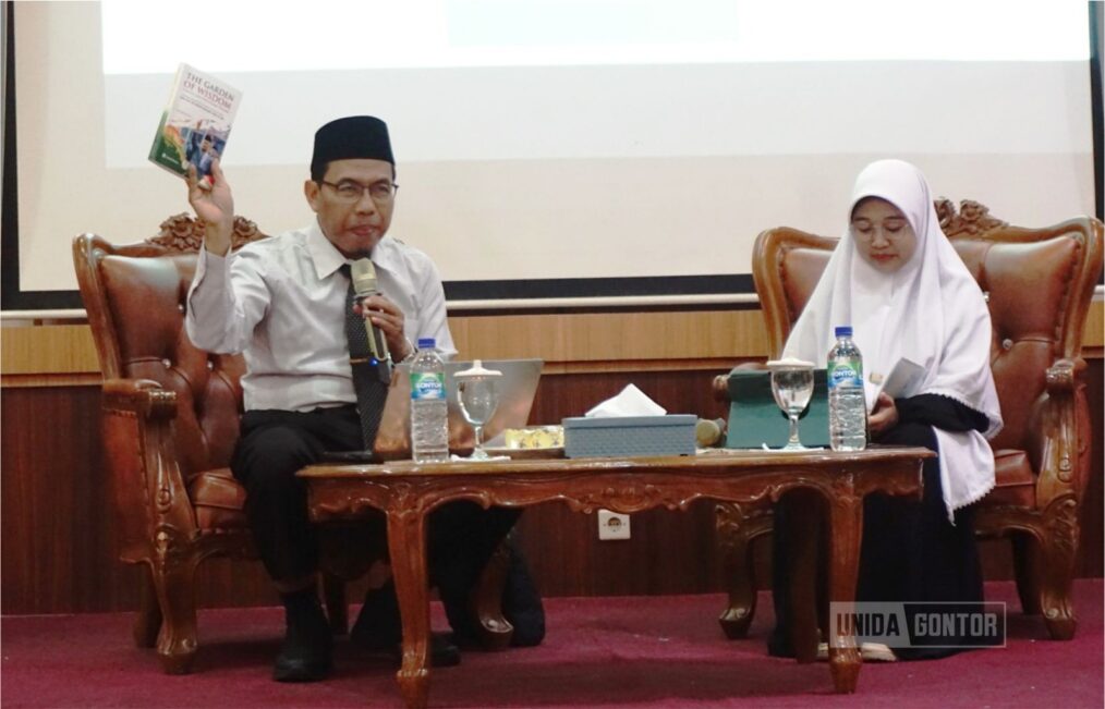 Bedah Buku Trilogi The Garden of Wisdom di UNIDA Gontor