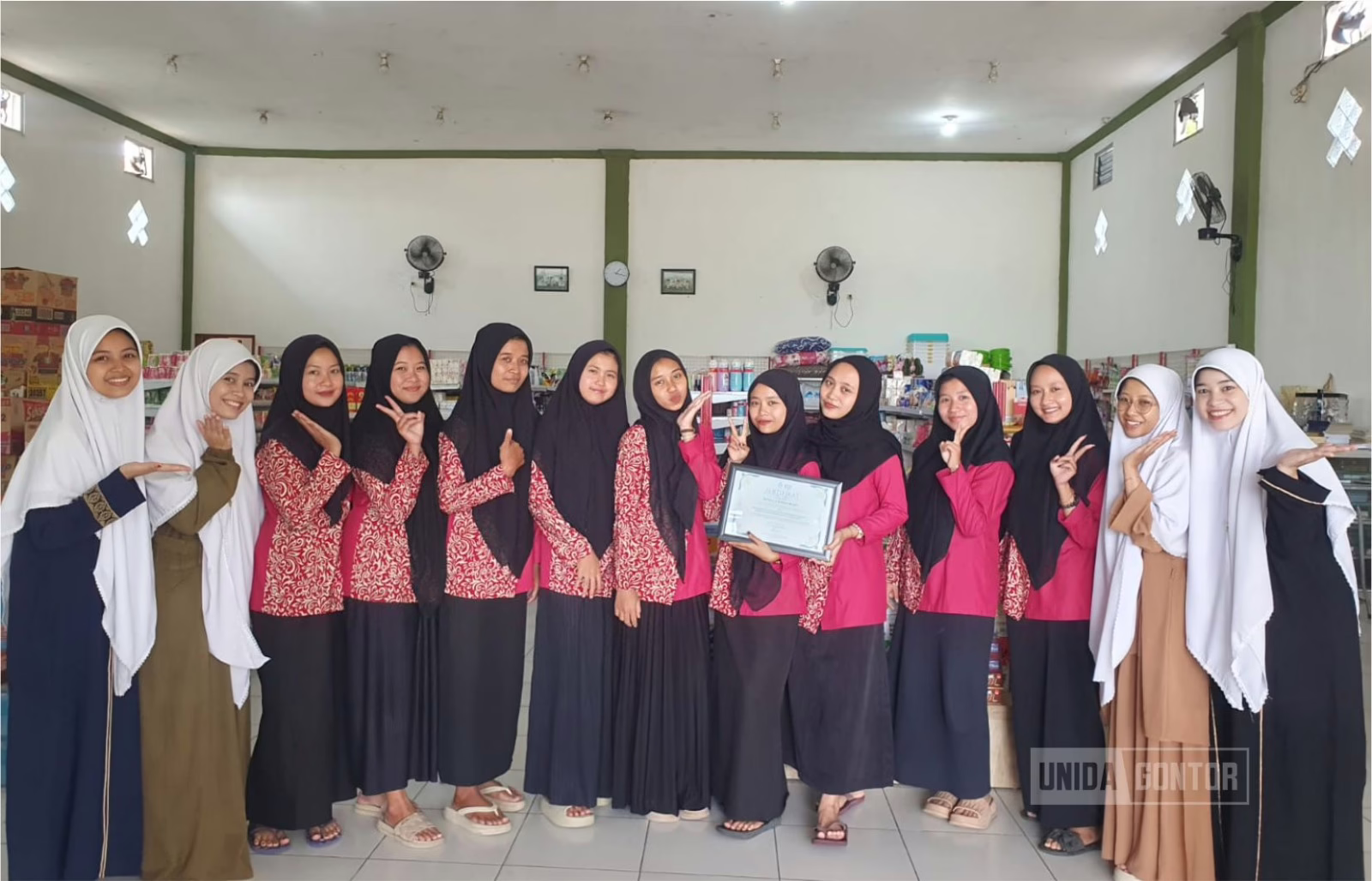 Kegiatan PkM Pascasarjana Magister Hukum Ekonomi Syariah UNIDA Gontor di Roya La Tansa Mart.