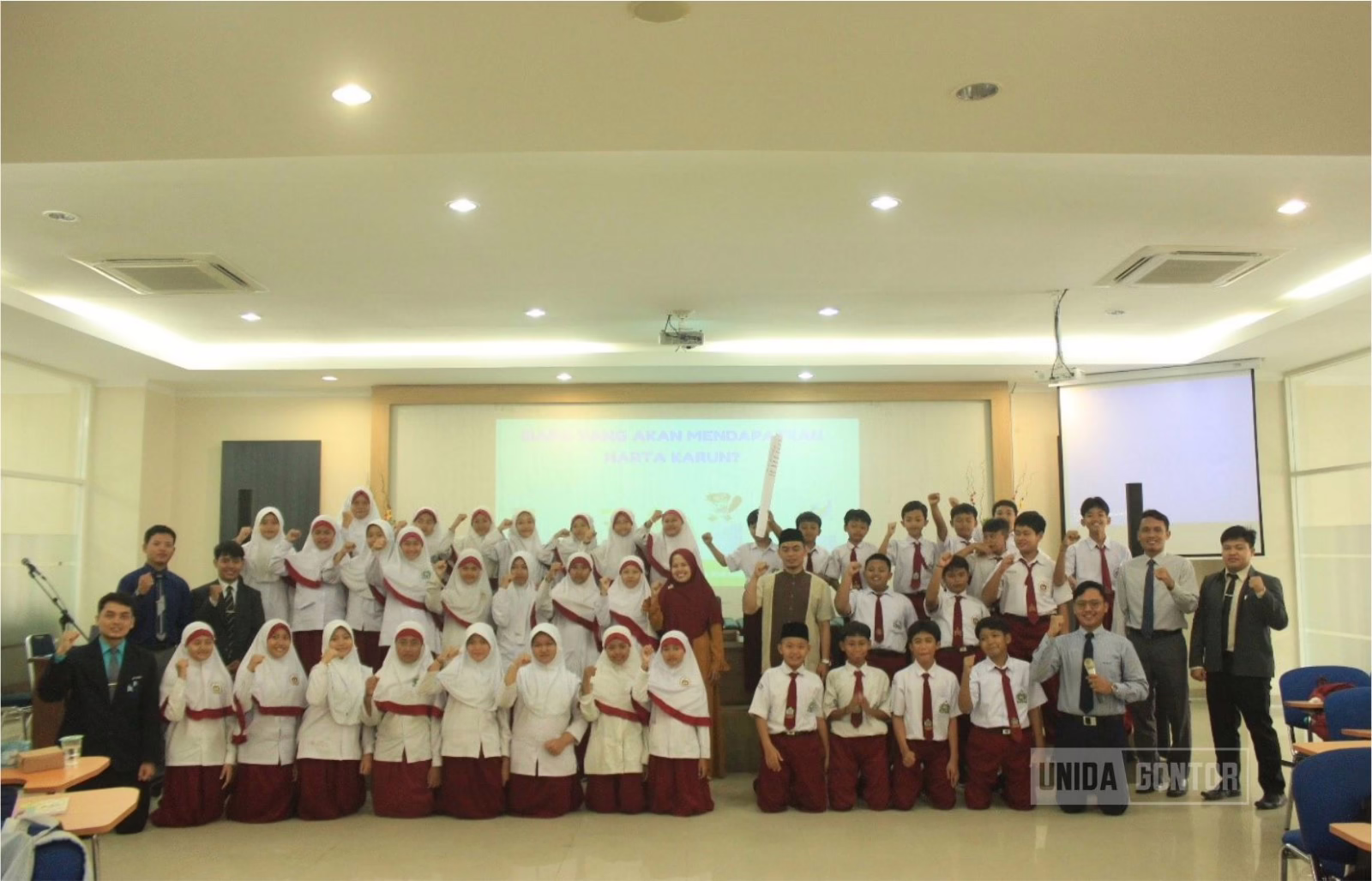 Seminar dan pelatihan kepemimpinan siswa kelas 5 SDIT–MI Qurrota A’yun oleh PKM Pascasarjana UNIDA Gontor.