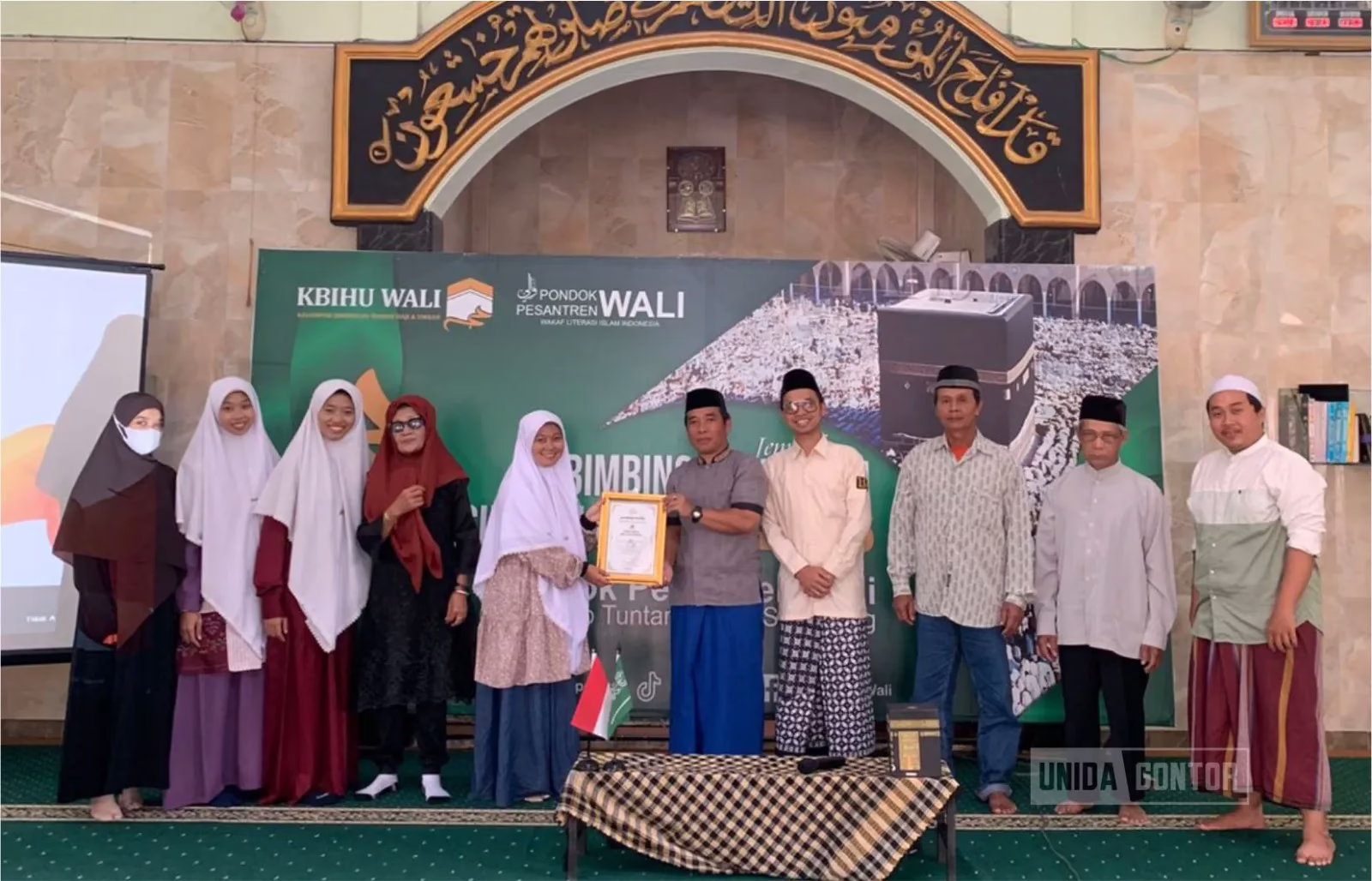Pelatihan penggunaan E-Book bahasa Arab bagi jamaah haji di KBIHU Wali Candirejo