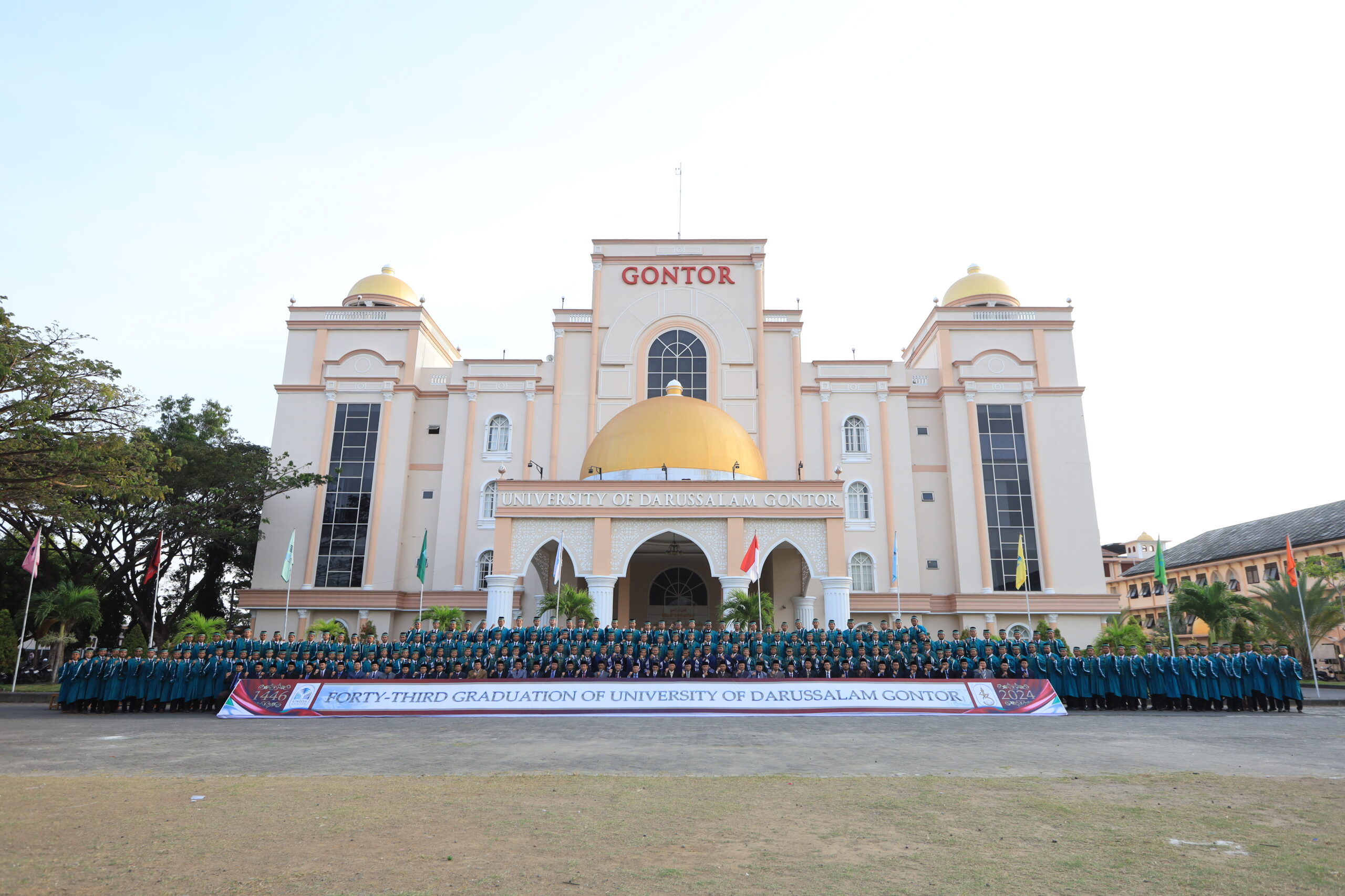 Wisuda 43 Universitas Darussalam Gontor