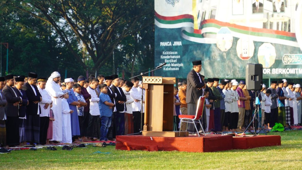 Harmoni dan Kebersamaan : Suasana Perayaan Idul Adha 1445H di Universitas Darussalam Gontor Kelas C