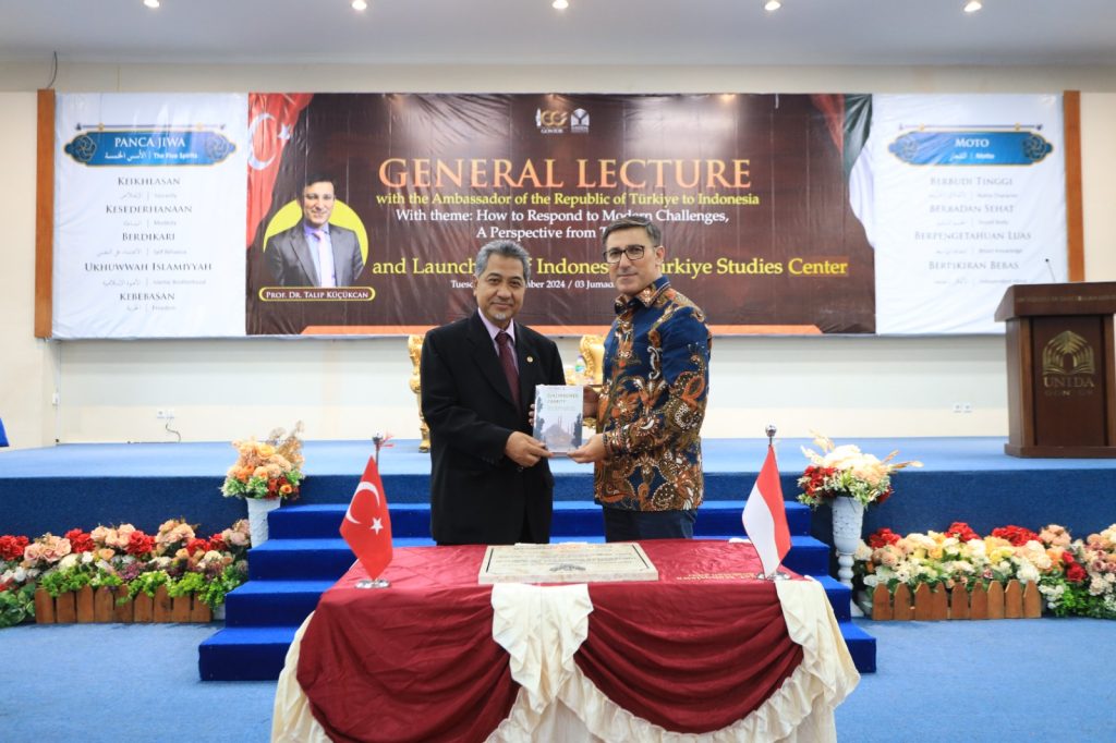Duta Besar Türkiye Kunjungi Gontor: Memperingati 75 Tahun Persahabatan Türkiye-Indonesia dan Meresmikan Center for Turkish Studies