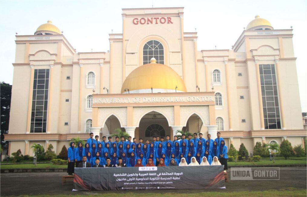 Peserta Arabic Camp MTsN 1 Madiun mengikuti kegiatan belajar bahasa Arab dan aktivitas pembinaan karakter di UNIDA Gontor.