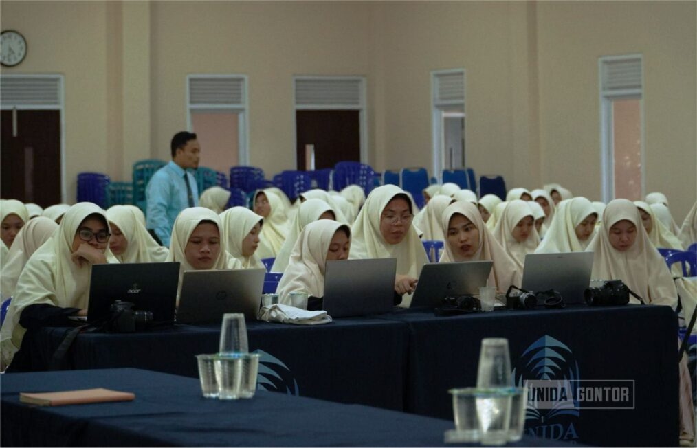 Pembekalan Tim Profiling KKN Tematik 36 UNIDA Gontor di Aula Istanbul