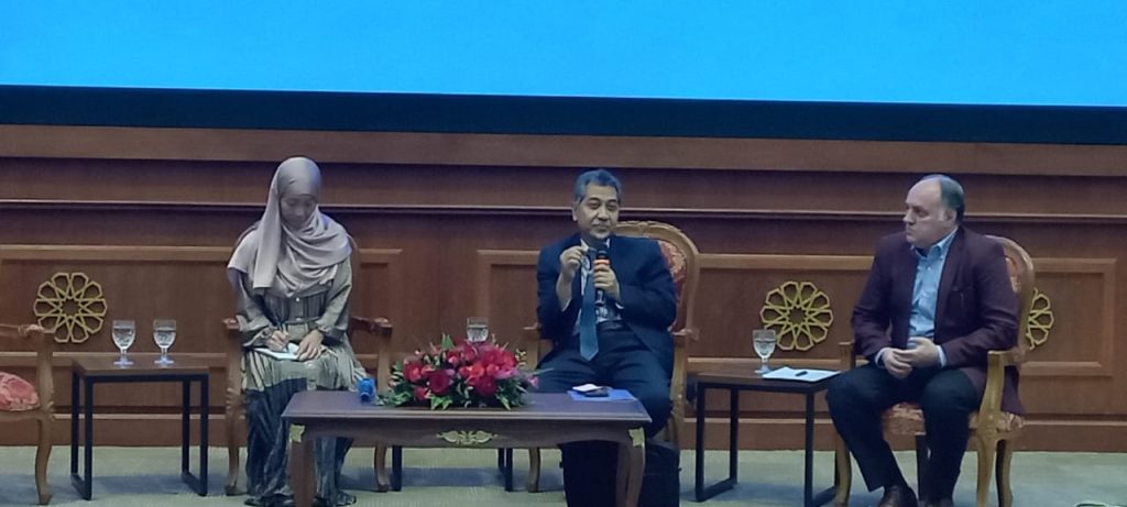 Rektor UNIDA Gontor Diundang sebagai Pemateri Acara the Royal Conference on Islam and Humanity