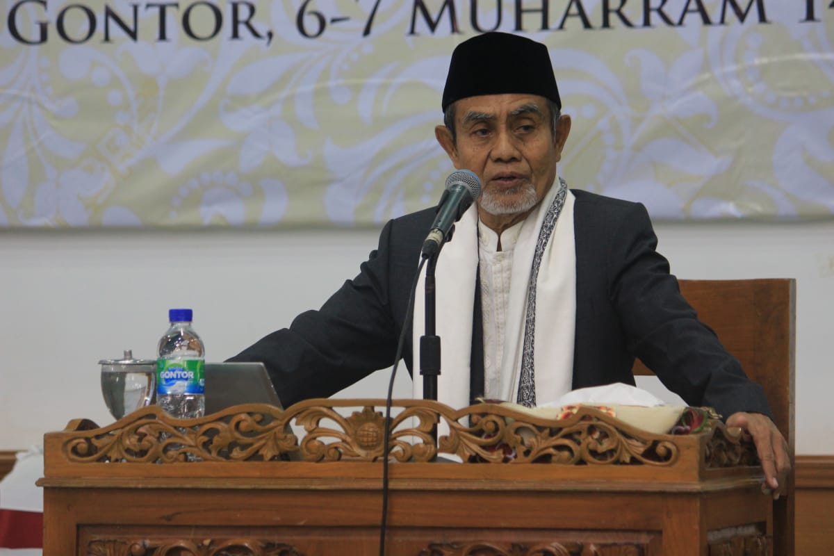 KH-Hasan-Abdullah-Sahal-Kuliah Umum UNIDA Gontor