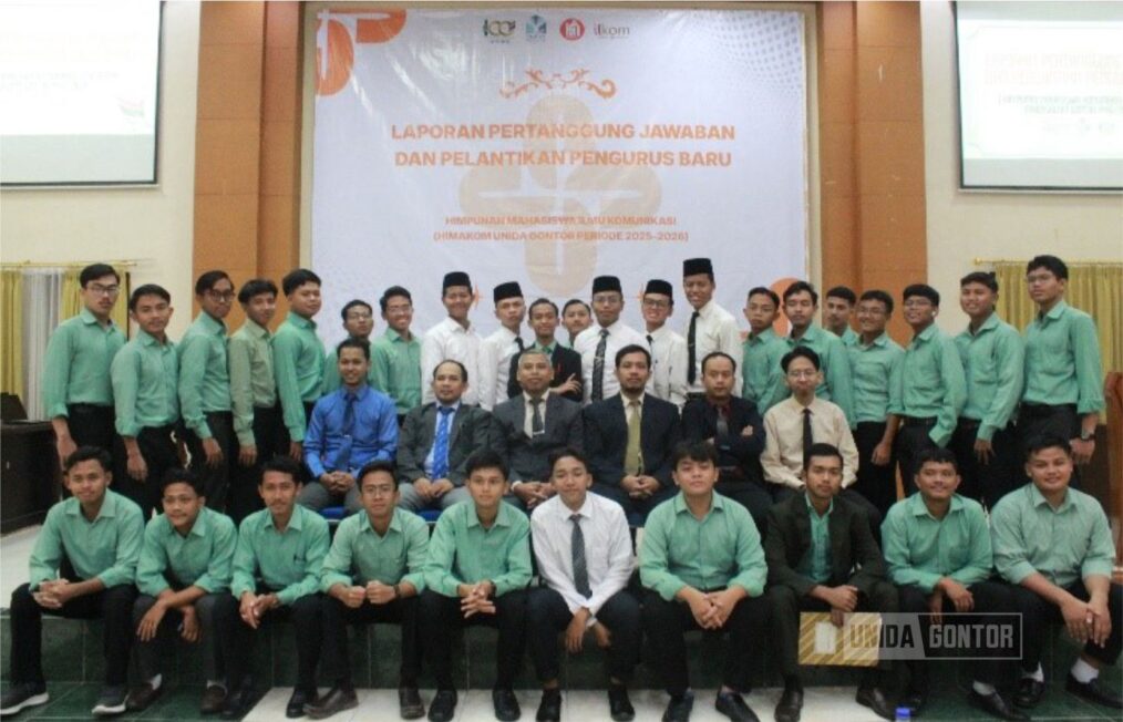 Pergantian kepengurusan HIMAKOM UNIDA Gontor tahun 2025 di Hall CIOS