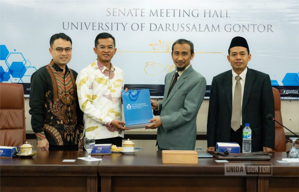 Kunjungan akademik Prince of Songkla University dan 15 sekolah Islam Thailand ke UNIDA Gontor.