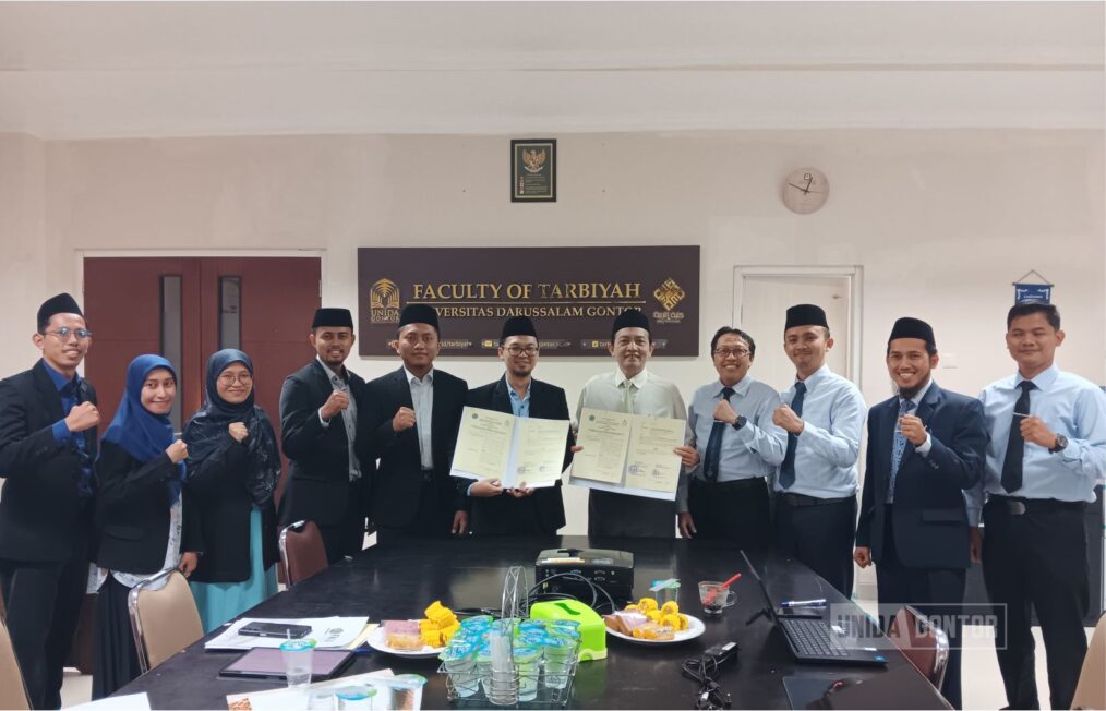 Rombongan Prodi PBA UMP kunjungi UNIDA Gontor untuk benchmarking dan visiting lecturer, disambut pimpinan pondok dan dekanat fakultas.
