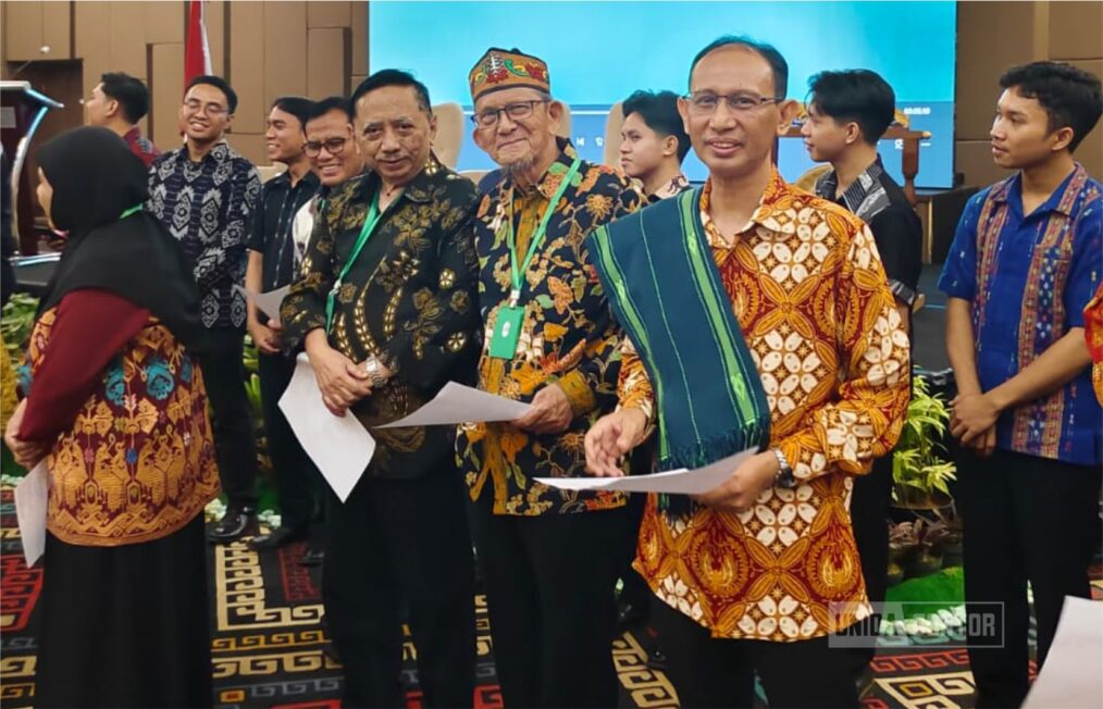 Delegasi Fakultas Kedokteran UNIDA Gontor saat menghadiri Forum Dekan AIPKI di Kupang, NTT, September 2024