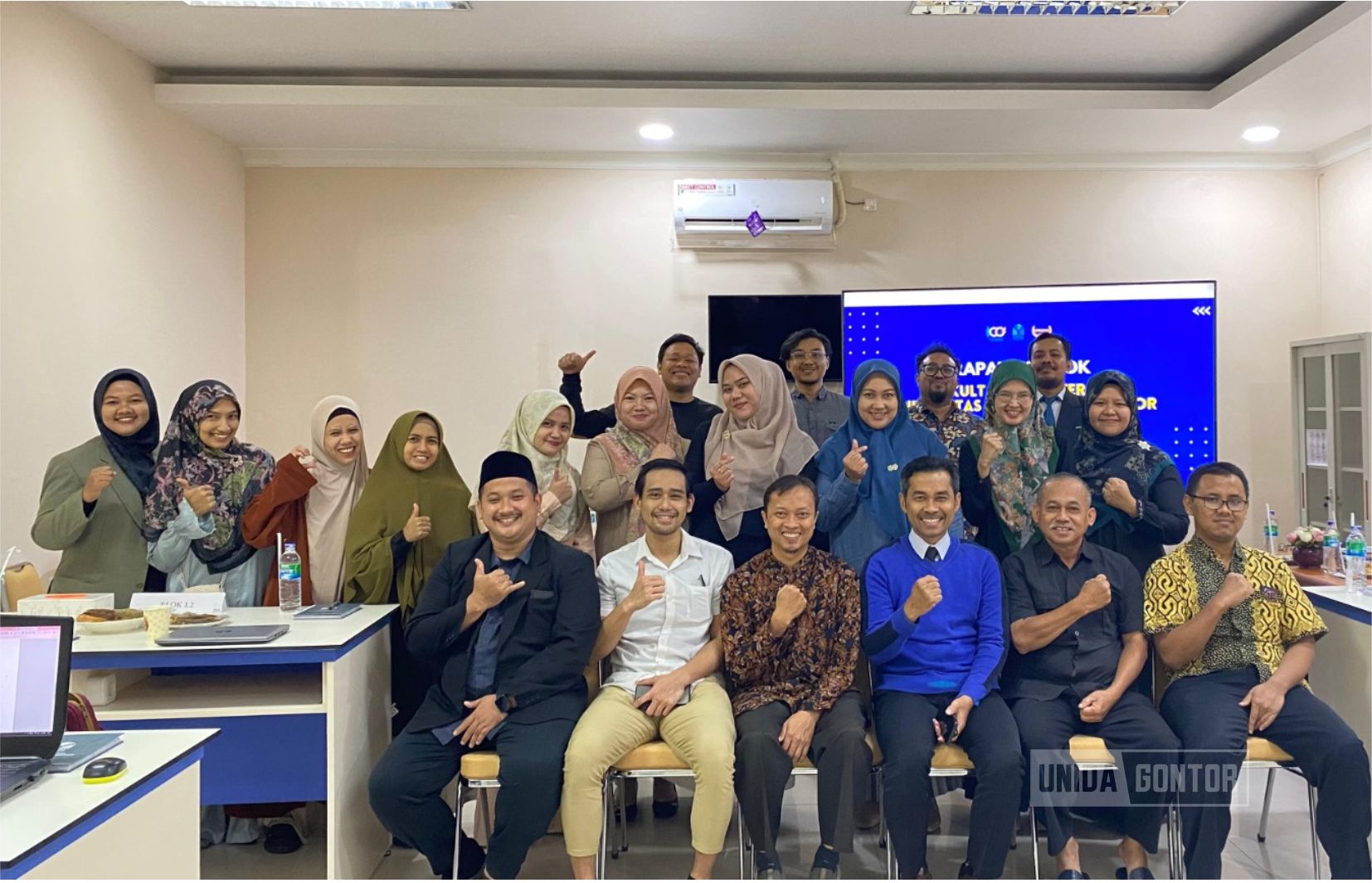 Foto suasana pelatihan pengembangan kurikulum blok dan keterampilan medik di Fakultas Kedokteran UNIDA Gontor
