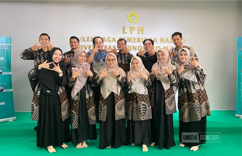 Foto kegiatan benchmarking TIP UNIDA Gontor ke TIP Universitas Trunojoyo Madura