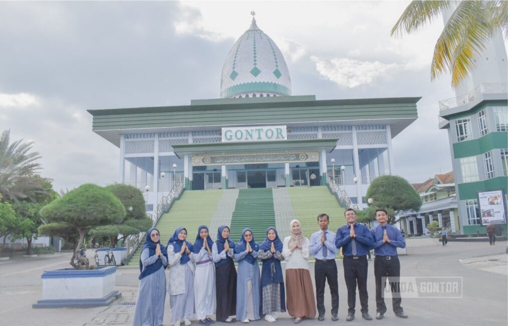 Narasumber menjelaskan konsep Outcome Based Education kepada dosen TIP UNIDA Gontor di Hotel Unida Inn.