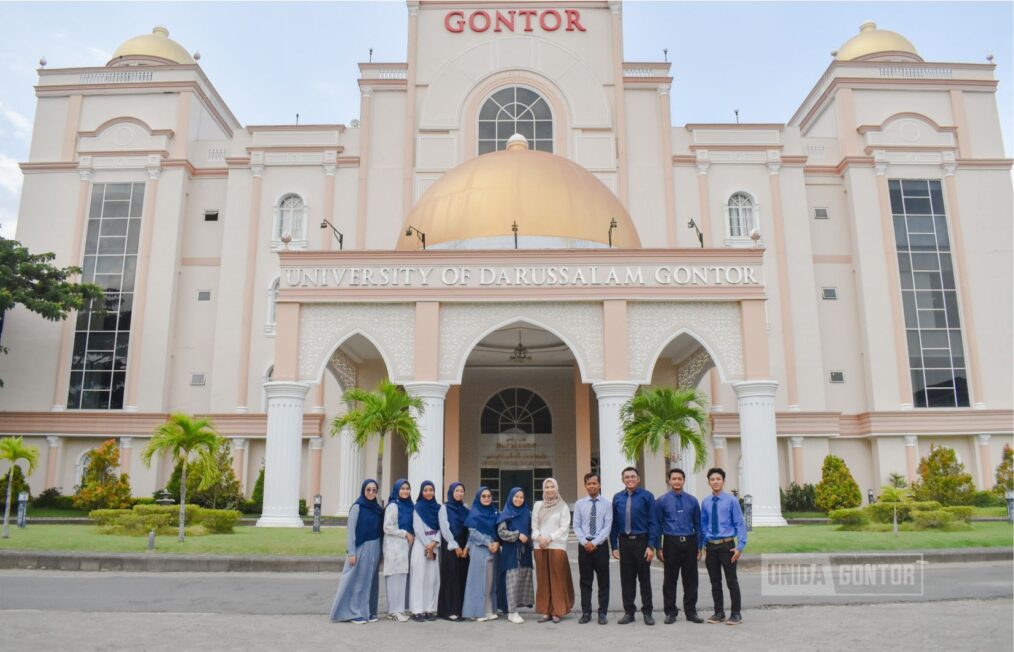 Narasumber menjelaskan konsep Outcome Based Education kepada dosen TIP UNIDA Gontor di Hotel Unida Inn.