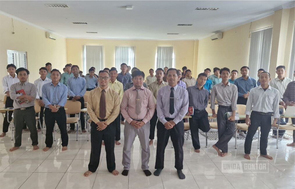 Mahasiswa UNIDA Gontor ikuti workshop literasi bersama Dr. Yongki Sutoyo