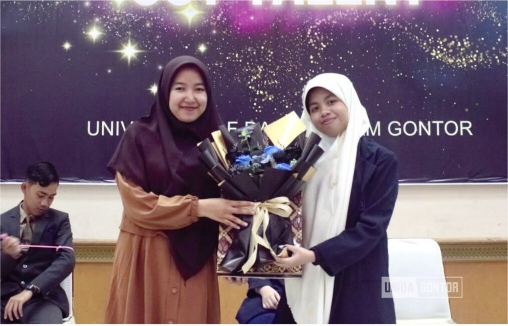 Finalis Duta Fakultas Kedokteran UNIDA Gontor 2024 saat mengikuti sesi presentasi esai di Hall CIOS
