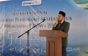 Mahasiswa UNIDA Gontor mempresentasikan proposal bisnis pada seleksi internal P2MW 2025