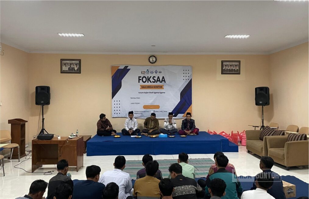 Mahasiswa dan dosen Program Studi SAA UNIDA Gontor menghadiri pembukaan FOKSAA dan kegiatan monitoring evaluasi di Hall Shirah