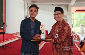 Fachry Rajendra mahasiswa UNIDA Gontor raih Juara 2 Nasional Lomba Karya Tulis Ilmiah Al-Qur’an di MTQMN-I 2025