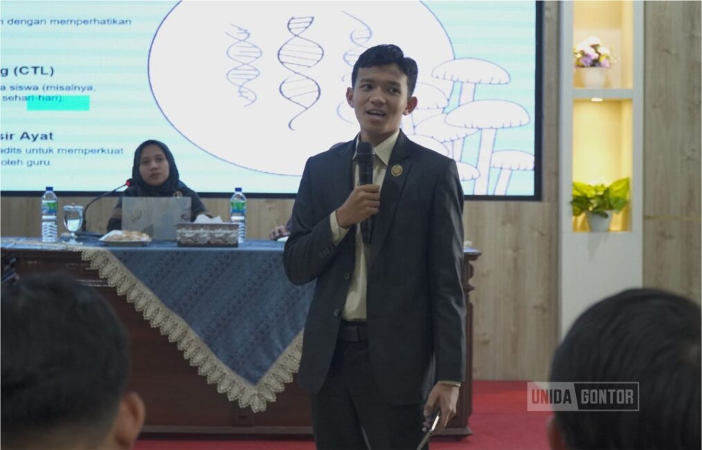 Narasumber UNIDA Gontor memberikan kuliah umum di Pondok Tazakka tentang kurikulum PAI dan edupreneurship