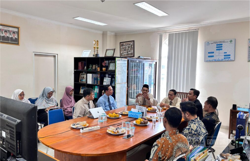 Diskusi kurikulum OBE Prodi Tadris Bahasa Inggris UNIDA Gontor bersama pakar pendidikan