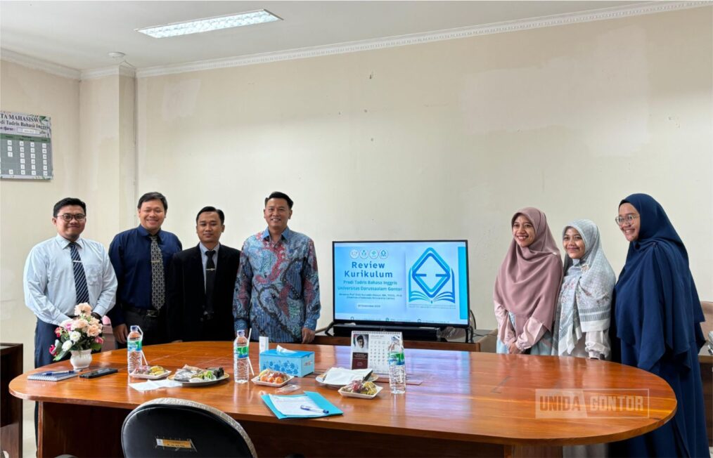 Diskusi kurikulum OBE Prodi Tadris Bahasa Inggris UNIDA Gontor bersama pakar pendidikan