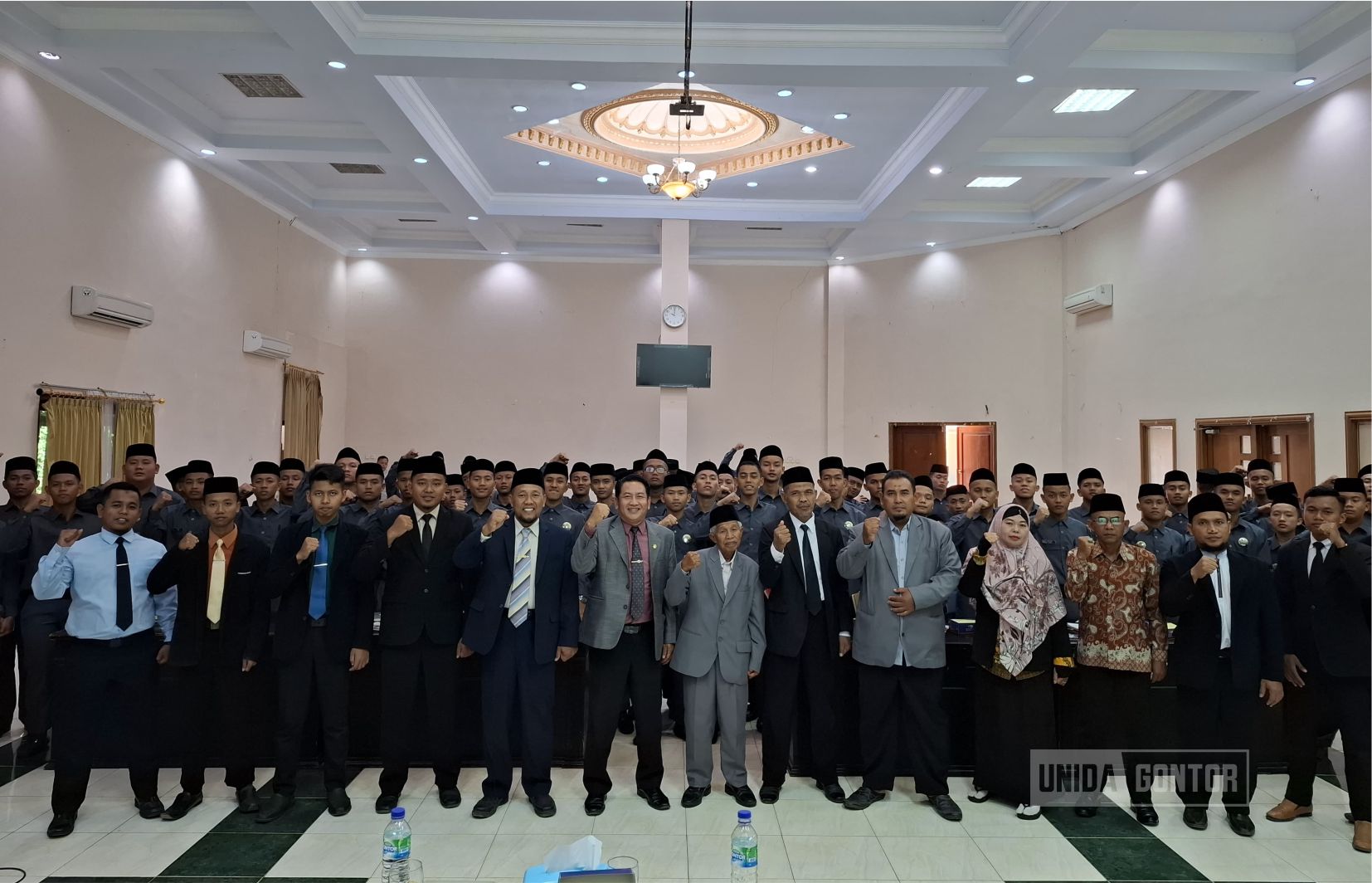 Kunjungan santri PP Nurussalam Sidogede ke UNIDA Gontor di Hall CIOS