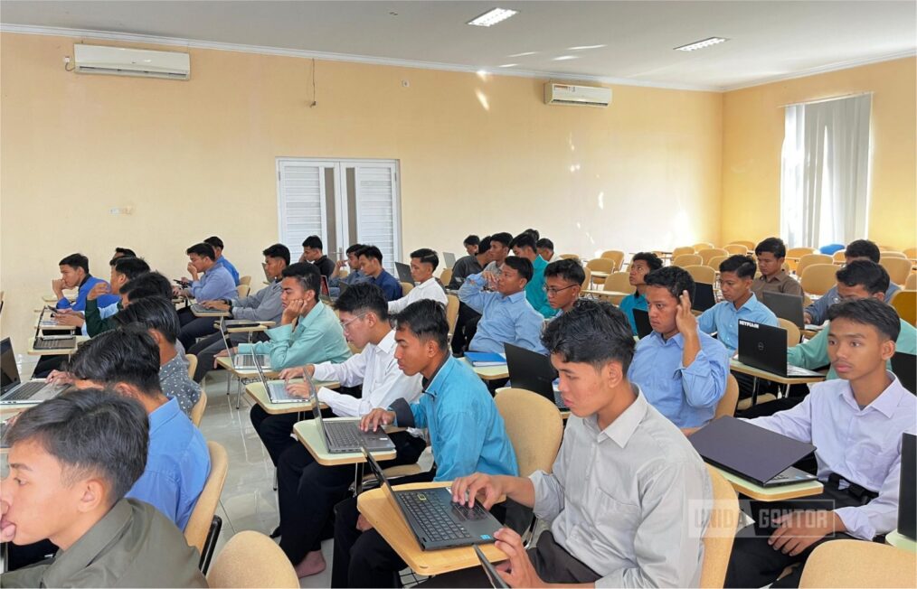 Pelatihan penulisan karya tulis ilmiah mahasiswa PAI UNIDA Gontor di Hall Sirah Nabawiyyah