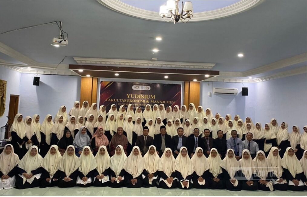 Yudisium Fakultas Ekonomi dan Manajemen UNIDA Gontor 2025