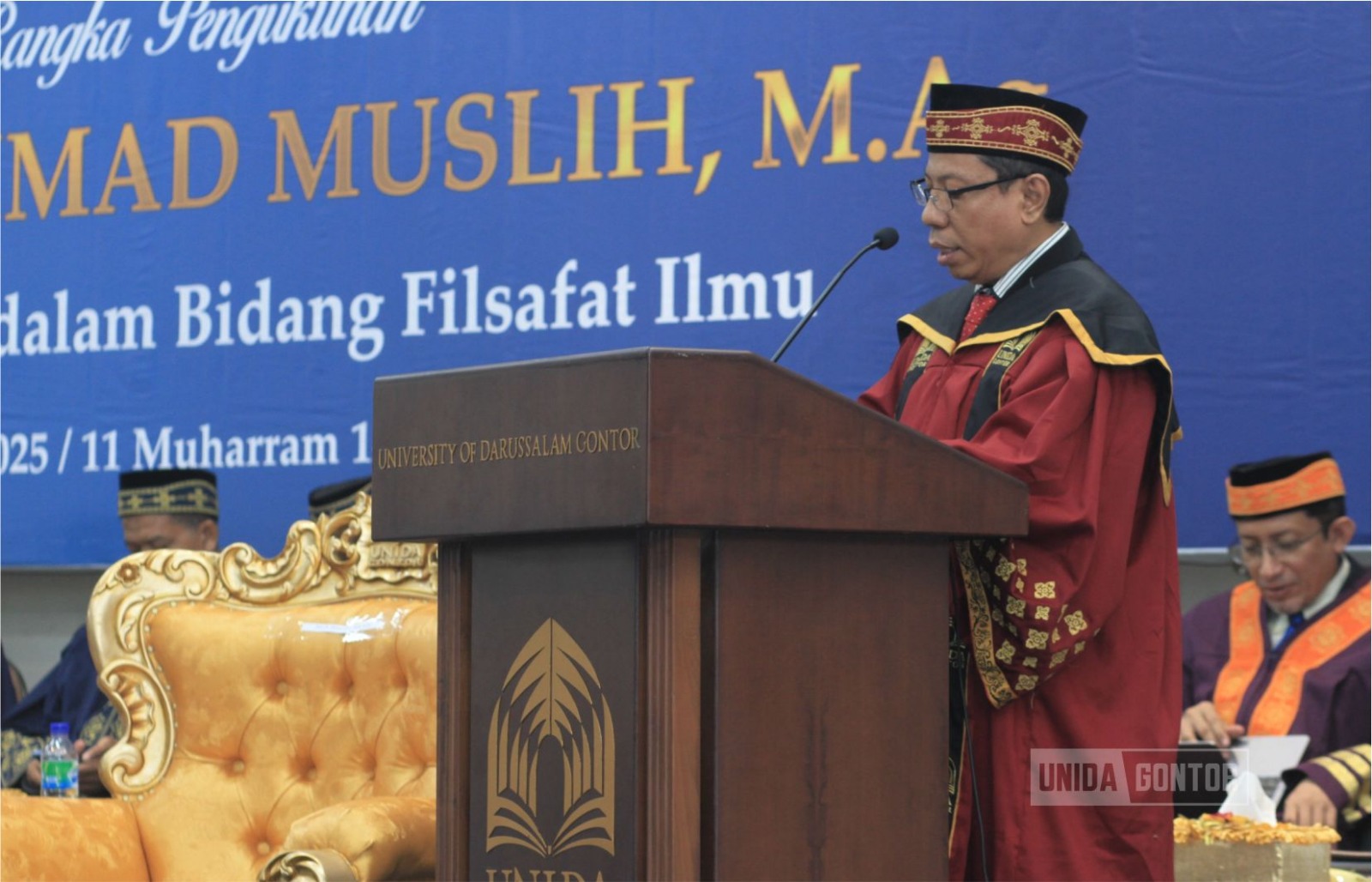 Prof. Dr. Mohammad Muslih M.Ag. saat menyampaikan pidato pengukuhan Guru Besar di Universitas Darussalam Gontor
