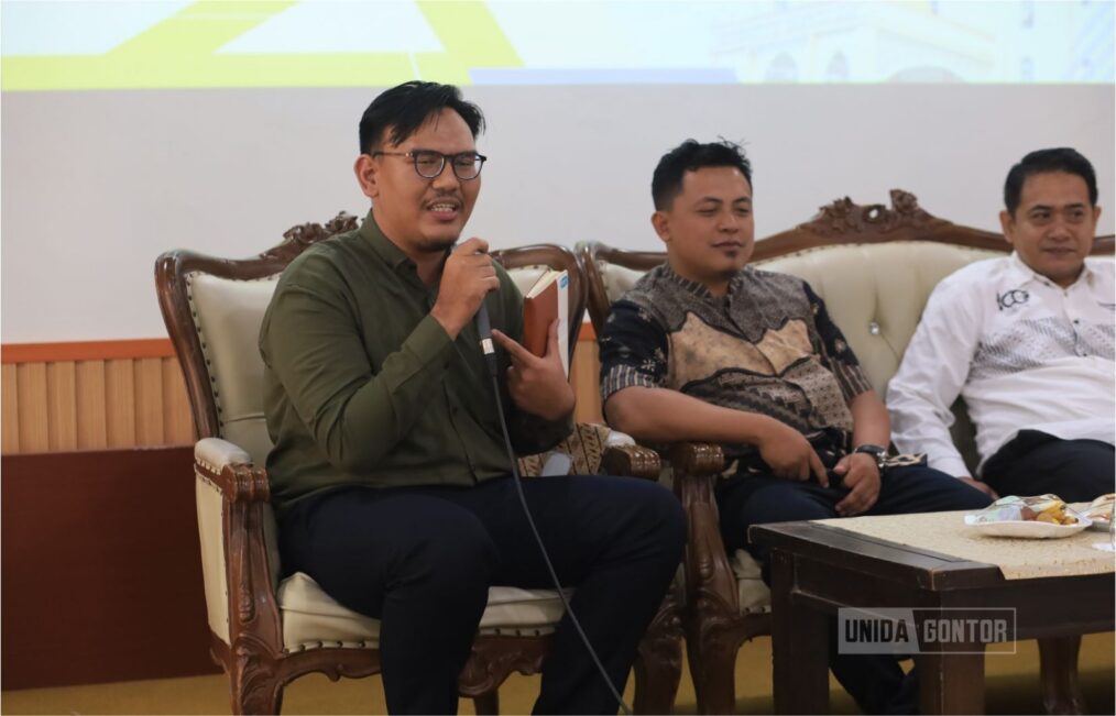 Rektor UNIDA Gontor membuka Muaskar Calon Wisudawan 2025 di Gontor 2