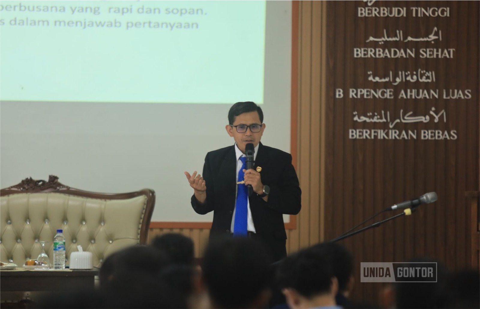 Calon wisudawan UNIDA Gontor mengikuti sesi pembekalan hari ketiga Muaskar di Gontor Kampus 2