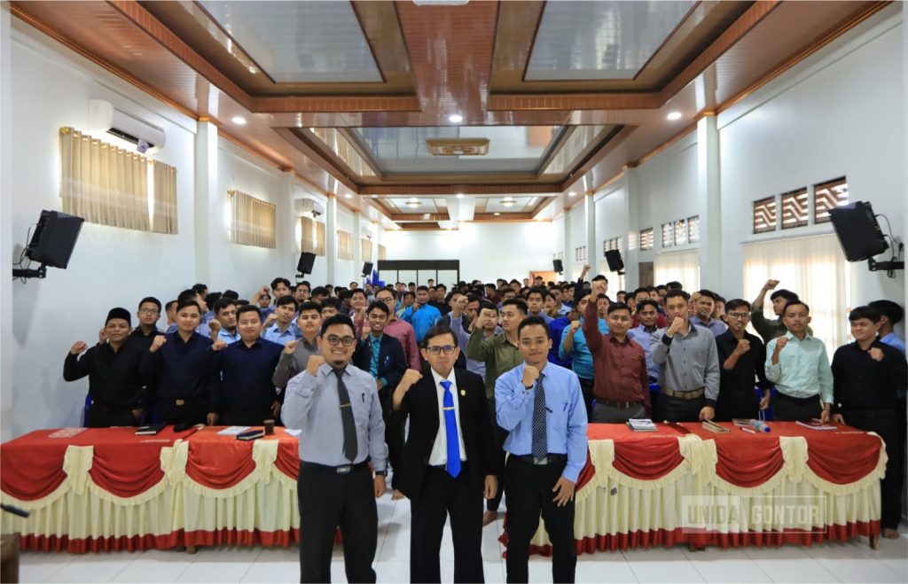 Calon wisudawan UNIDA Gontor mengikuti sesi pembekalan hari ketiga Muaskar di Gontor Kampus 2