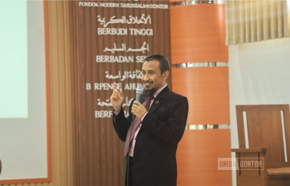 Calon wisudawan UNIDA Gontor mengikuti sesi pembekalan hari ketiga Muaskar di Gontor Kampus 2