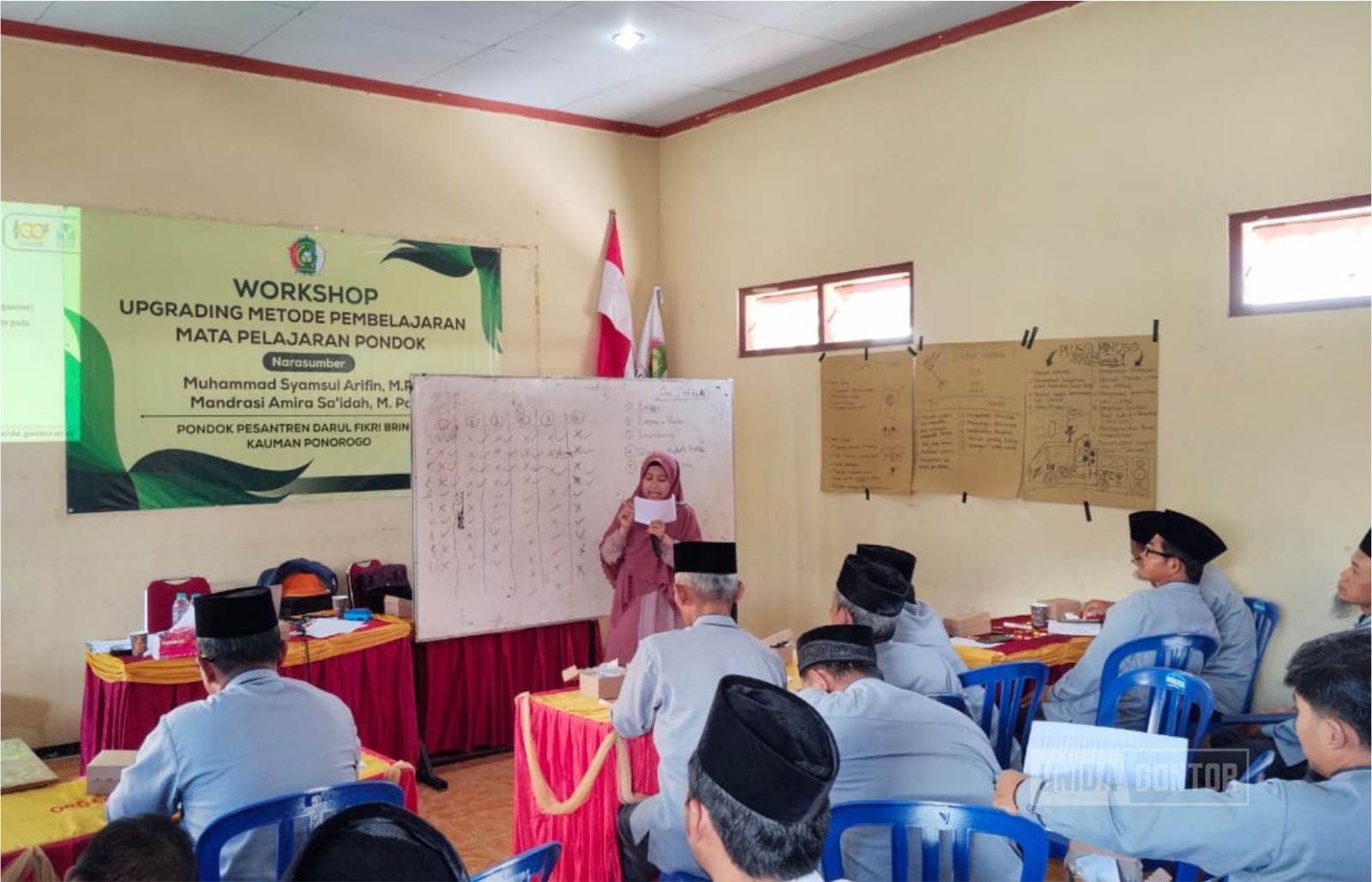 Dua dosen Prodi PBA UNIDA Gontor memberikan pelatihan strategi pembelajaran Bahasa Arab di Pondok Pesantren Darul Fikri Ponorogo.