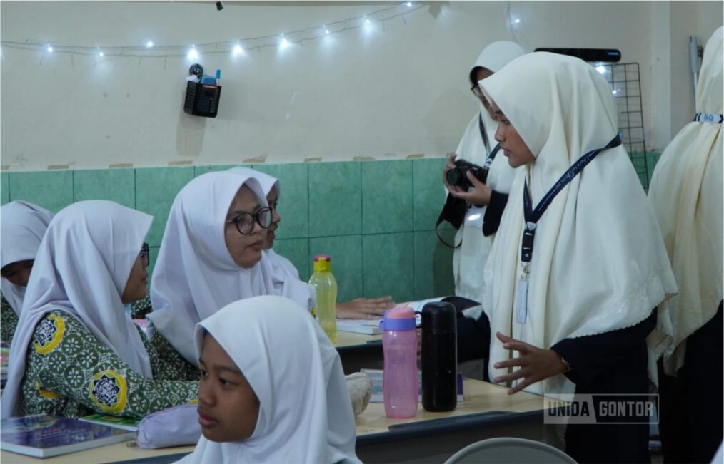 Mahasiswi UNIDA Gontor Tadris Bahasa Inggris kunjungi lembaga pendidikan di Semarang dalam kegiatan Inbound Study.