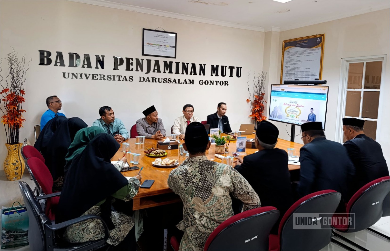 Rektor UNIDA Gontor sambut kunjungan benchmarking tiga perguruan tinggi Indonesia di Hall Senat Lantai 2.