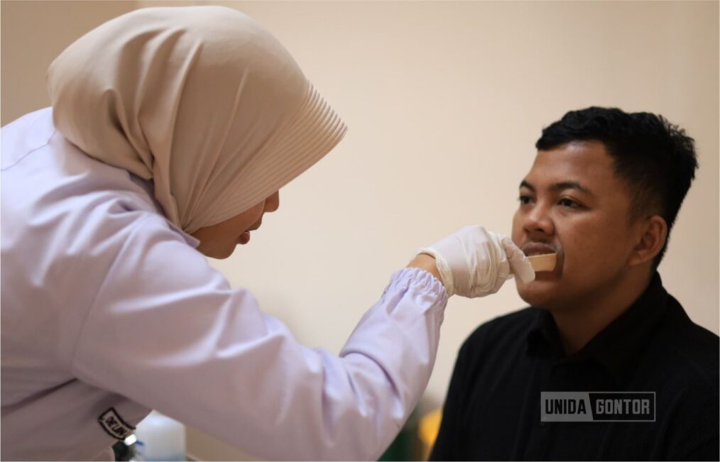 Mahasiswa Fakultas Kedokteran UNIDA Gontor mengikuti Ujian OSCE Semester 2 di Ruang OSCE dan Laboratorium Keterampilan Medik.
