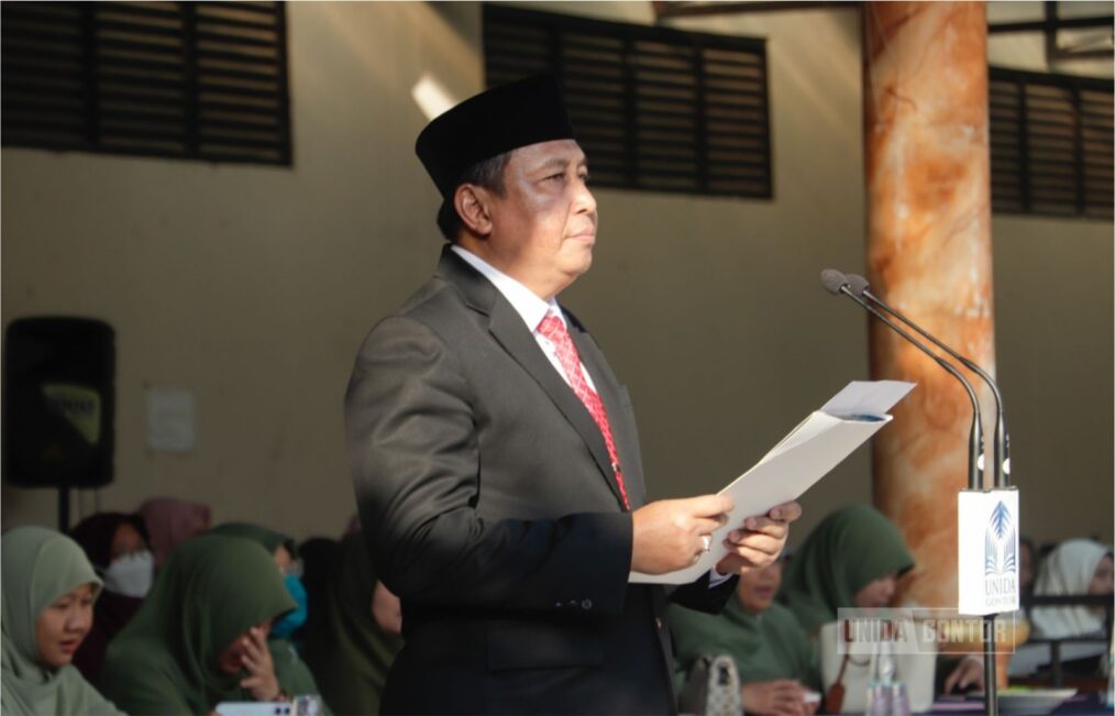 Upacara pengibaran bendera HUT RI ke-80 di UNIDA Gontor Putri Kelas C