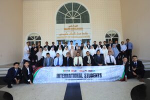 Mahasiswa asing UNIDA Gontor mengikuti Orientasi Kepondokmodernan bersama Rektor dan pimpinan universitas di Hall Senat.
