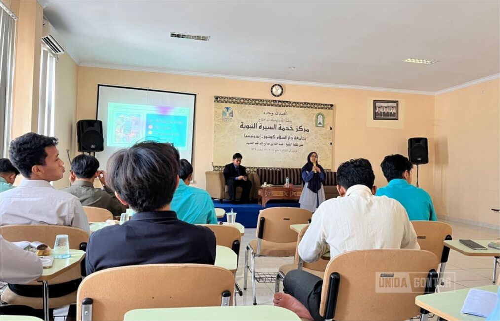 Mahasiswa UNIDA Gontor mengikuti Workshop Konten Edukasi dan Literasi Digital di Hall Sirah Nabawiyah bersama dua narasumber inspiratif.