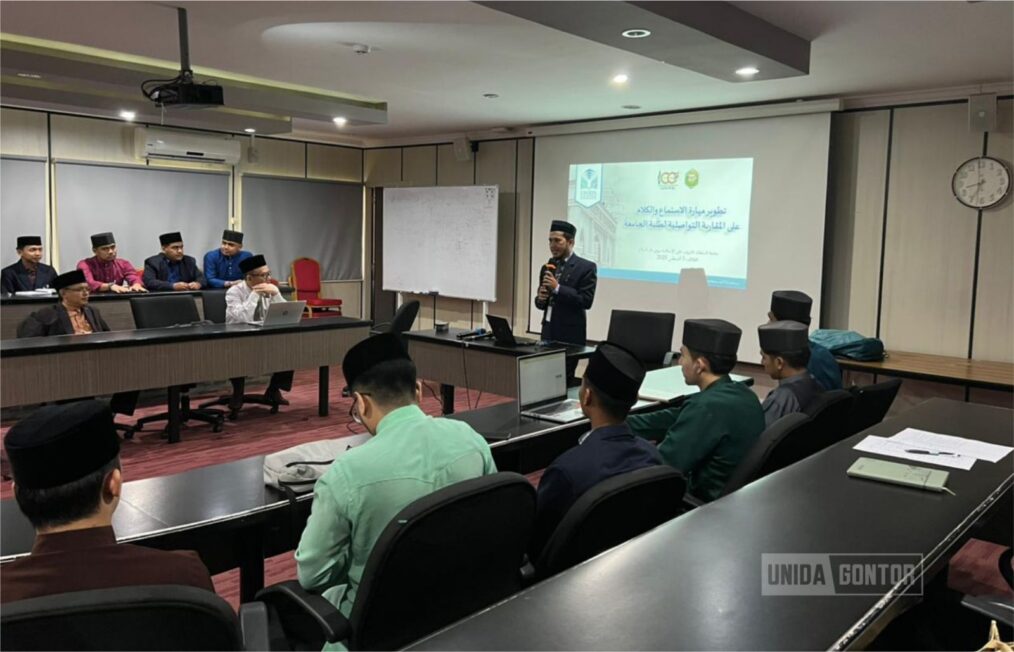 Dosen UNIDA Gontor menyampaikan visiting lecture di UNISSA Brunei Darussalam bersama mahasiswa program pertukaran pelajar.