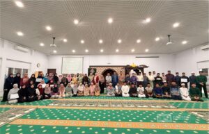 Delegasi UNIDA Gontor menghadiri Majlis Pelantikan Badan Pelajar dan Dikir Maulid di UNISSA Brunei.