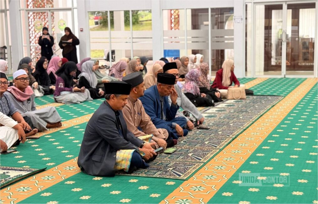 Delegasi UNIDA Gontor menghadiri Majlis Pelantikan Badan Pelajar dan Dikir Maulid di UNISSA Brunei.