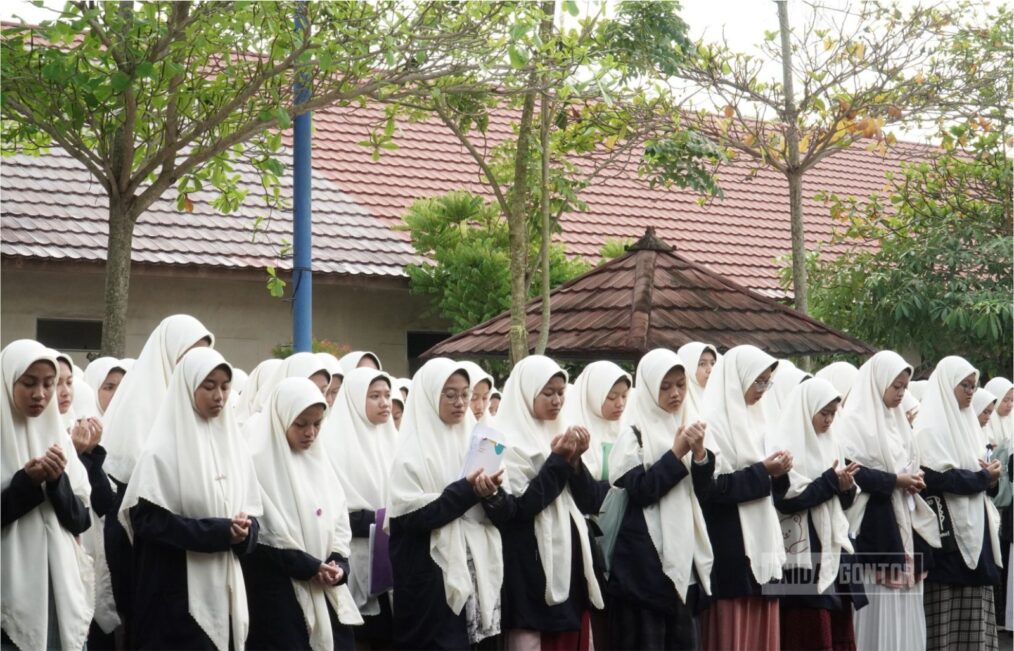 Upacara Pembukaan UAS Gasal UNIDA Gontor Kelas C di Lapangan Siti Aminah